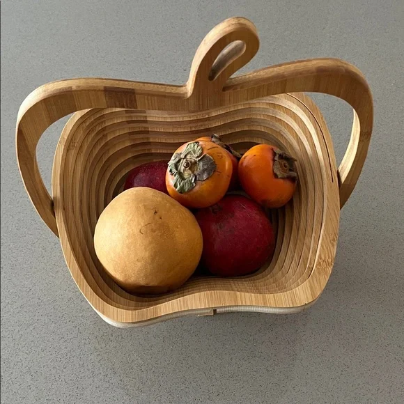 Wooden serving tray converts to basket - apple shape - Picture 6 of 6